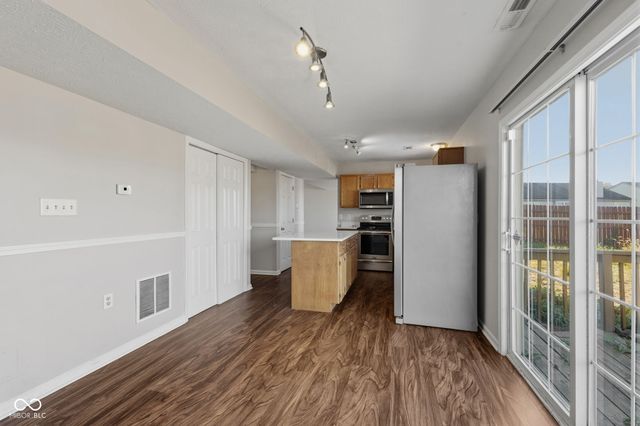 2354 Valley Creek East Lane, Indianapolis, IN 46229