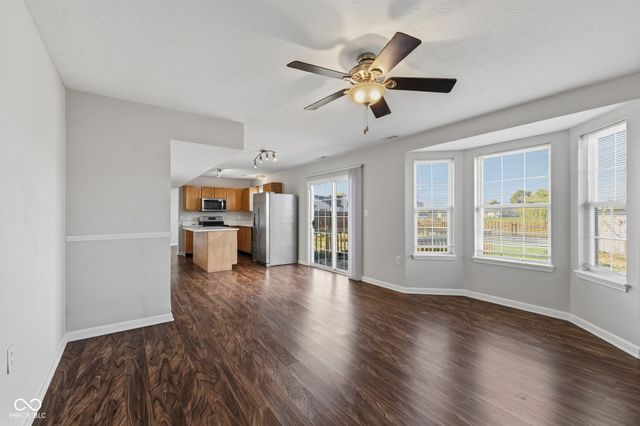 2354 Valley Creek East Lane, Indianapolis, IN 46229