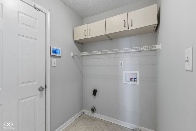 2354 Valley Creek East Lane, Indianapolis, IN 46229