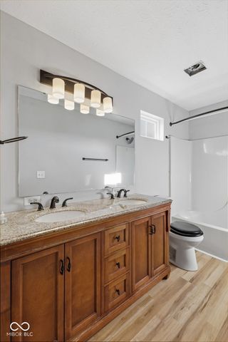 2354 Valley Creek East Lane, Indianapolis, IN 46229