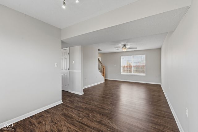 2354 Valley Creek East Lane, Indianapolis, IN 46229