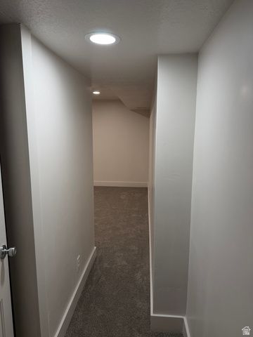 8722 S OAKWOOD PARK CIR, Sandy, UT 84094