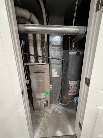 8722 S OAKWOOD PARK CIR, Sandy, UT 84094