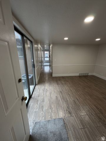 8722 S OAKWOOD PARK CIR, Sandy, UT 84094