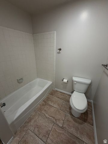 8722 S OAKWOOD PARK CIR, Sandy, UT 84094