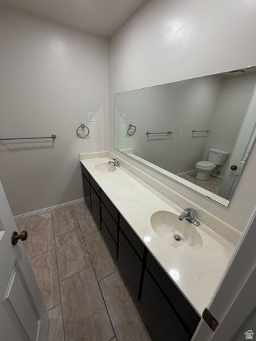 8722 S OAKWOOD PARK CIR, Sandy, UT 84094