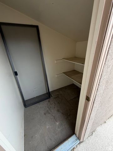 8722 S OAKWOOD PARK CIR, Sandy, UT 84094