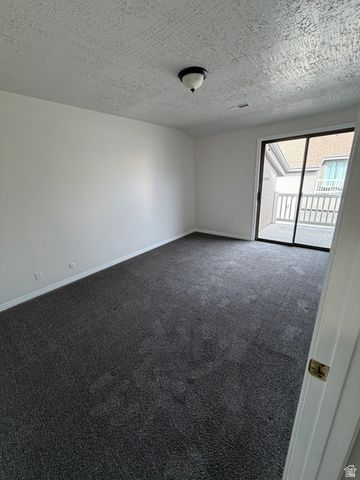 8722 S OAKWOOD PARK CIR, Sandy, UT 84094