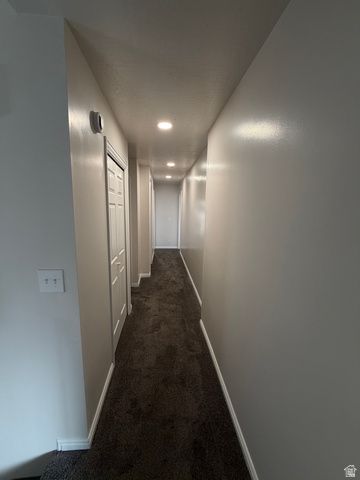 8722 S OAKWOOD PARK CIR, Sandy, UT 84094