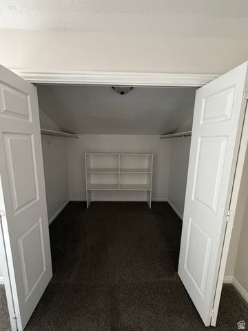 8722 S OAKWOOD PARK CIR, Sandy, UT 84094