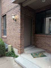 8722 S OAKWOOD PARK CIR, Sandy, UT 84094