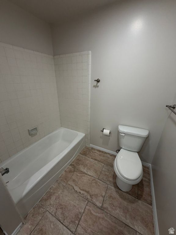 Image 18 of property listing at 8722 S OAKWOOD PARK CIR, Sandy, UT 84094