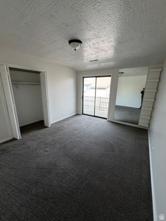 Image 25 of property listing at 8722 S OAKWOOD PARK CIR, Sandy, UT 84094