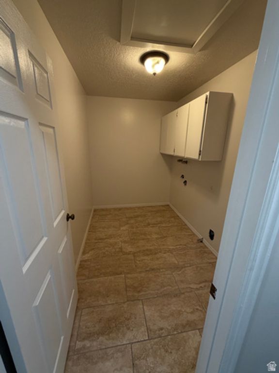 Image 28 of property listing at 8722 S OAKWOOD PARK CIR, Sandy, UT 84094