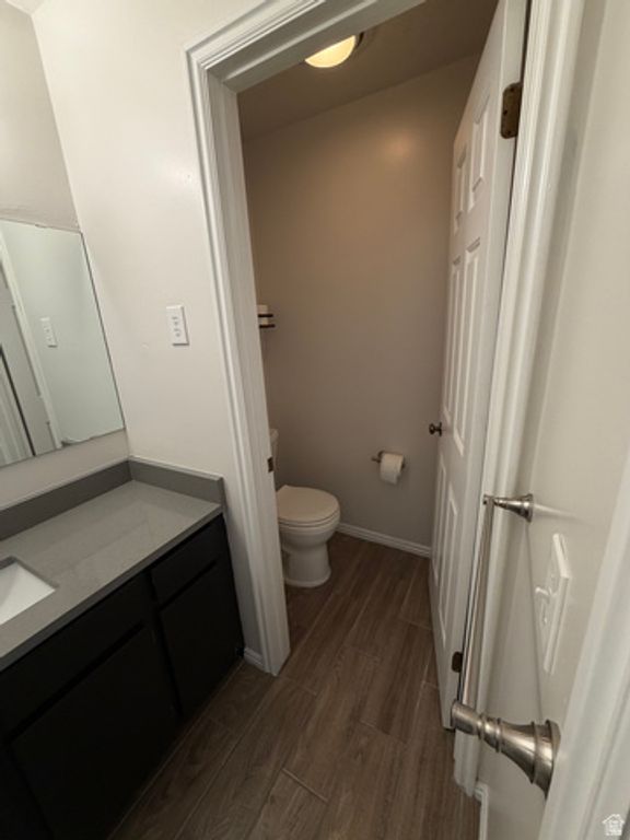 Image 32 of property listing at 8722 S OAKWOOD PARK CIR, Sandy, UT 84094