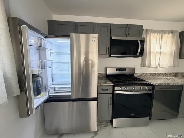 4736 Summerhill Drive, Clarkston, MI 48346