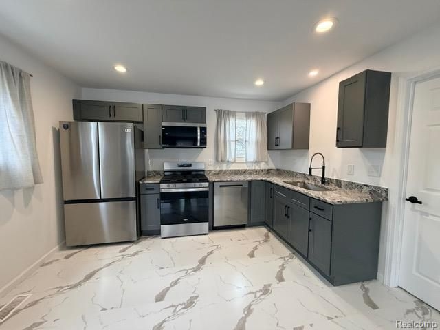 4736 Summerhill Drive, Clarkston, MI 48346