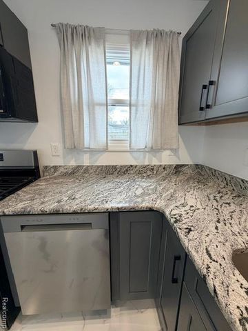 4736 Summerhill Drive, Clarkston, MI 48346