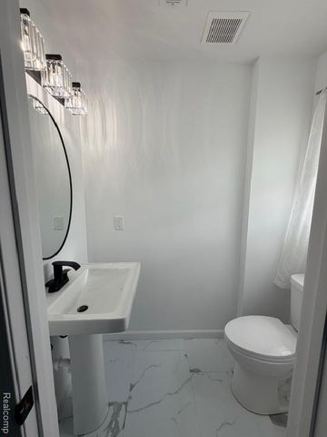 4736 Summerhill Drive, Clarkston, MI 48346