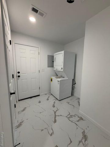 4736 Summerhill Drive, Clarkston, MI 48346