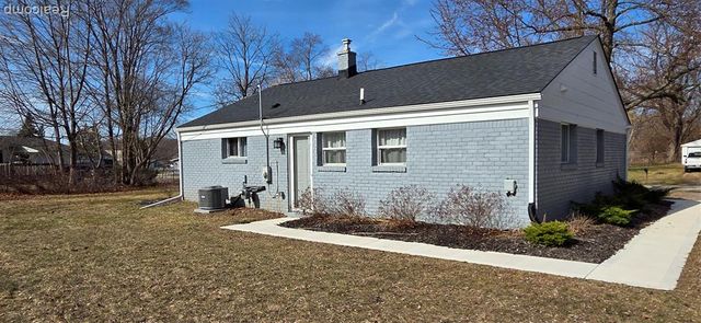 4736 Summerhill Drive, Clarkston, MI 48346