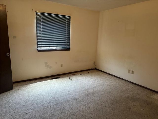 7501 NW 12th Place, Oklahoma City, OK 73127
