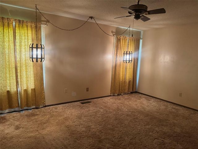 7501 NW 12th Place, Oklahoma City, OK 73127