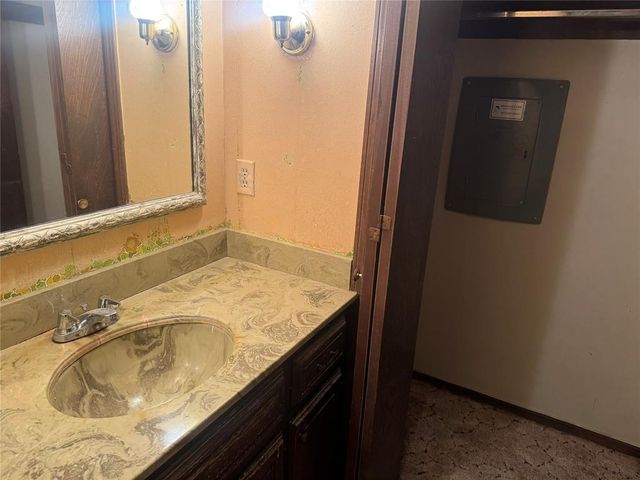 7501 NW 12th Place, Oklahoma City, OK 73127