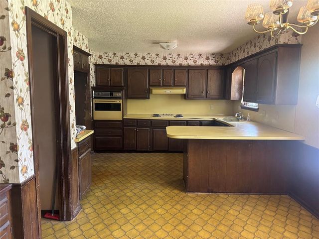 7501 NW 12th Place, Oklahoma City, OK 73127