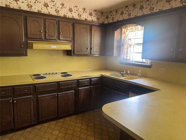 7501 NW 12th Place, Oklahoma City, OK 73127