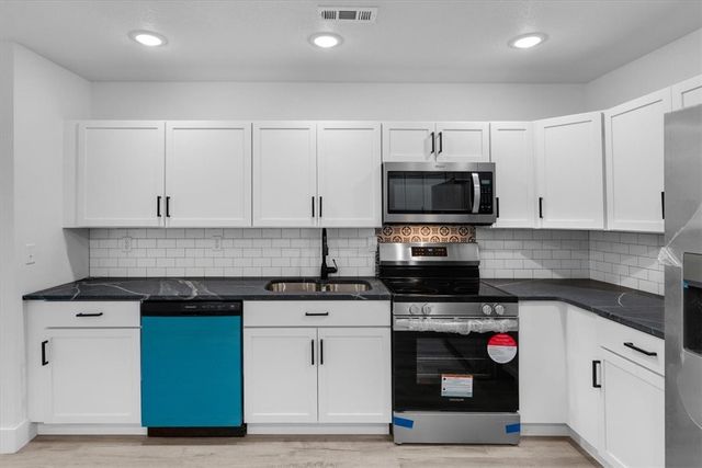 511 W North Street, Lincoln, AR 72701