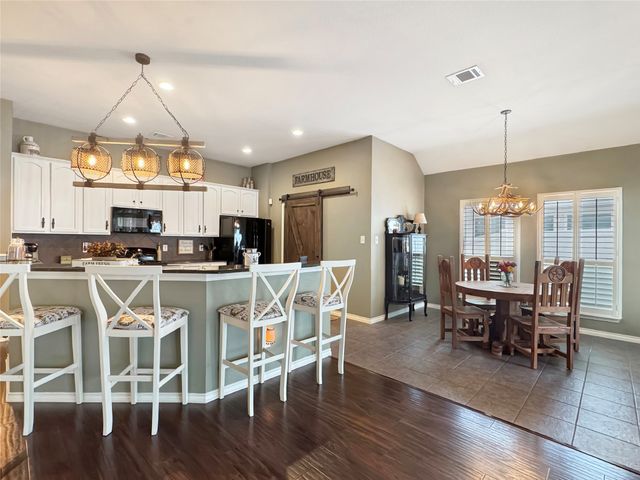 1812 Azalea Drive, Savannah, TX 76227