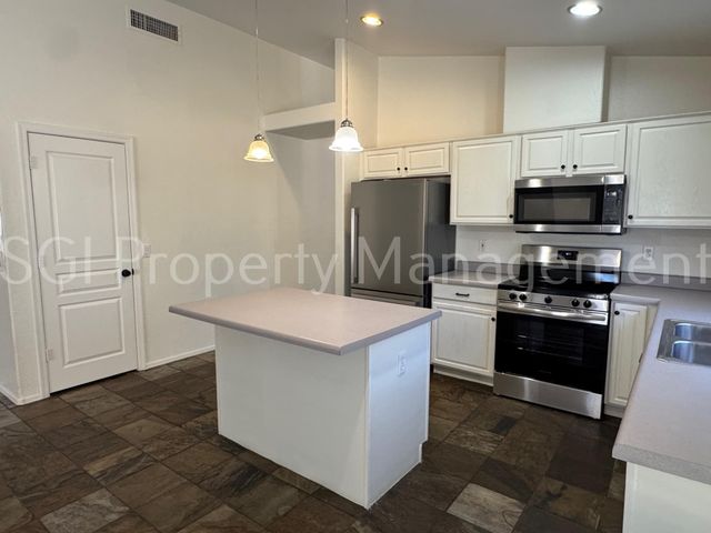 2602 E Beautiful Lane, Phoenix, AZ 85042