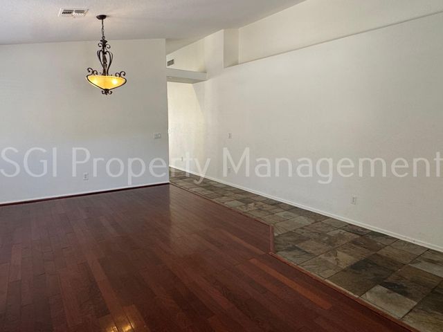 2602 E Beautiful Lane, Phoenix, AZ 85042