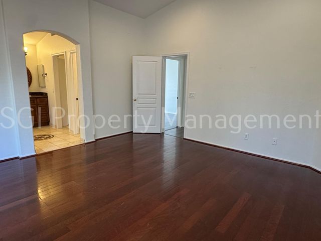 2602 E Beautiful Lane, Phoenix, AZ 85042