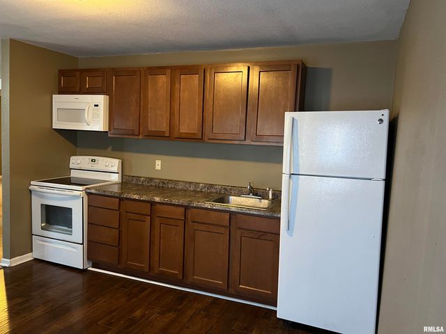 135 E MAIN Street, Mt. Sterling, IL 62353