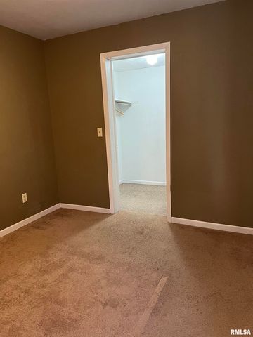 135 E MAIN Street, Mt. Sterling, IL 62353