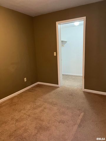 135 E MAIN Street, Mt. Sterling, IL 62353