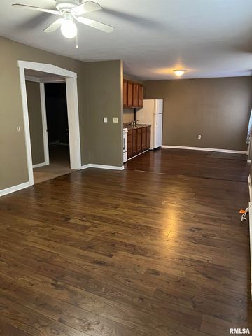 135 E MAIN Street, Mt. Sterling, IL 62353