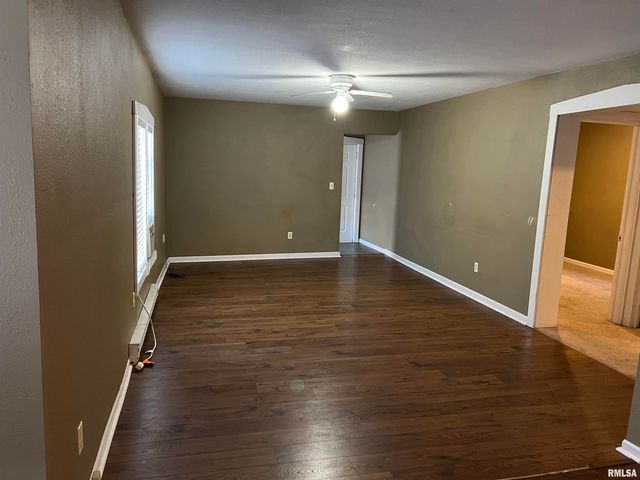 135 E MAIN Street, Mt. Sterling, IL 62353