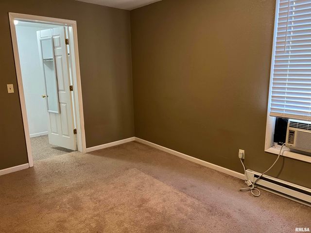 135 E MAIN Street, Mt. Sterling, IL 62353