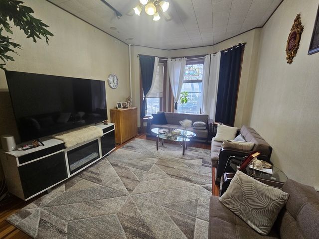 1132 W Wrightwood Avenue 1, Chicago, IL 60614