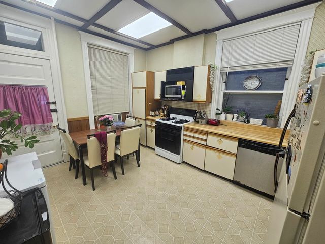 1132 W Wrightwood Avenue 1, Chicago, IL 60614