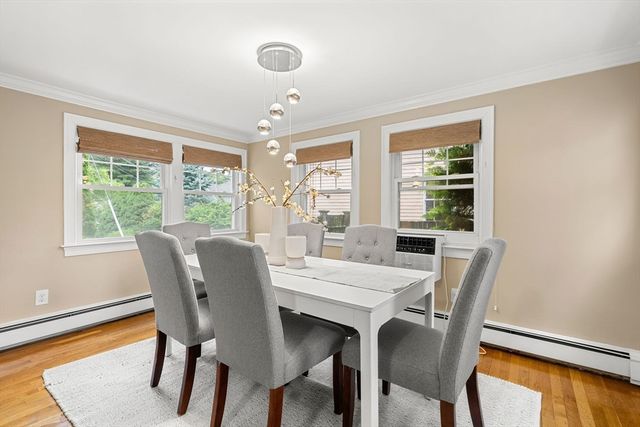 19 Cunningham Cir, Waltham, MA 02453