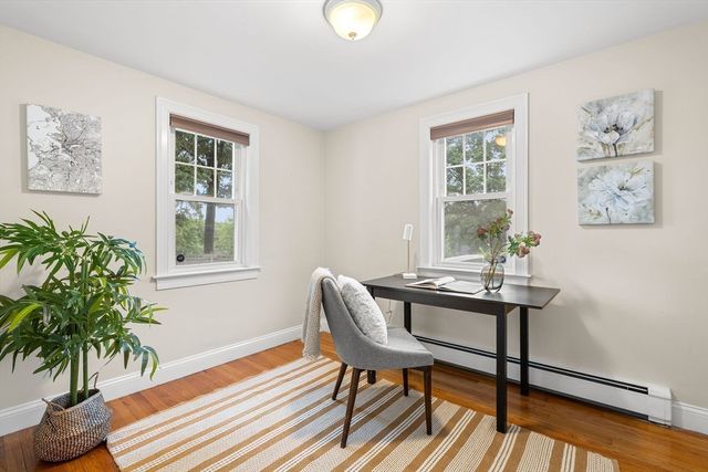 19 Cunningham Cir, Waltham, MA 02453