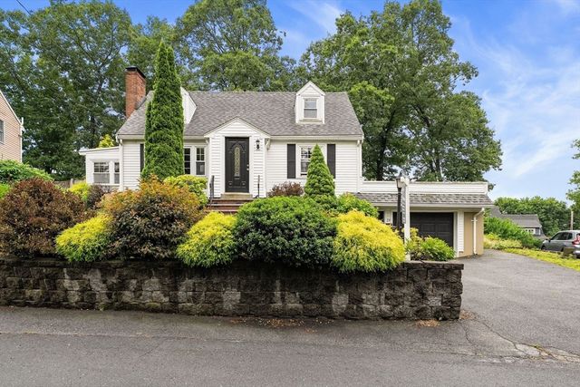19 Cunningham Cir, Waltham, MA 02453