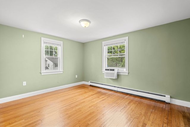 19 Cunningham Cir, Waltham, MA 02453