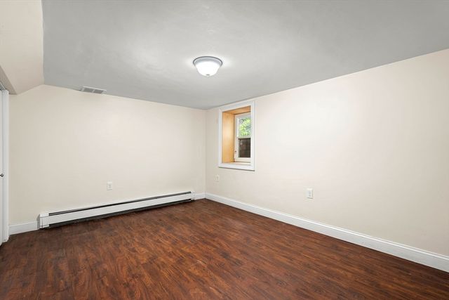 19 Cunningham Cir, Waltham, MA 02453