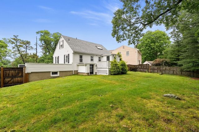 19 Cunningham Cir, Waltham, MA 02453