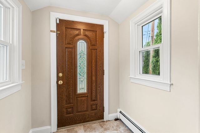 19 Cunningham Cir, Waltham, MA 02453